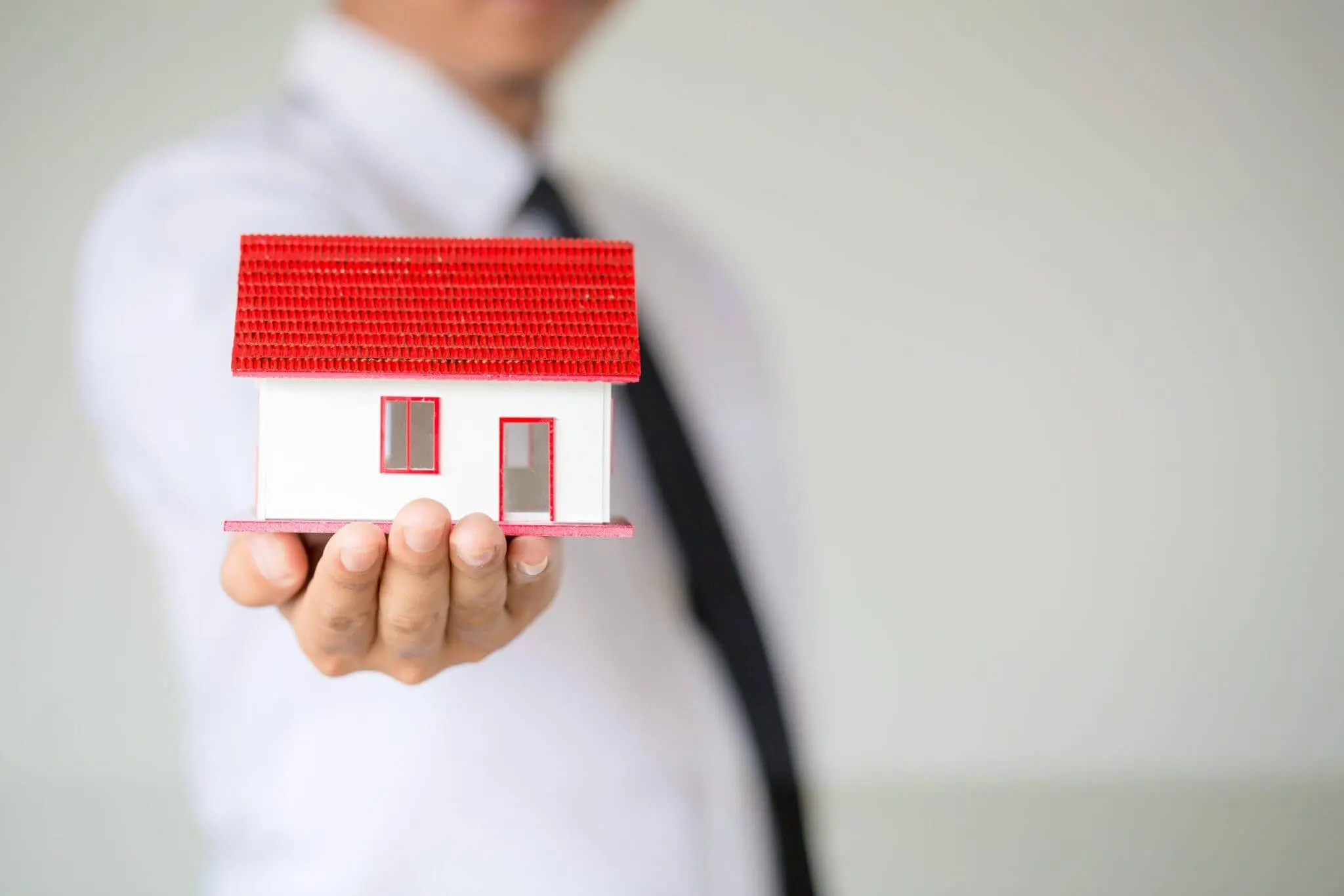 Cómo ser el mejor vendedor de bienes raíces o bróker inmobiliario